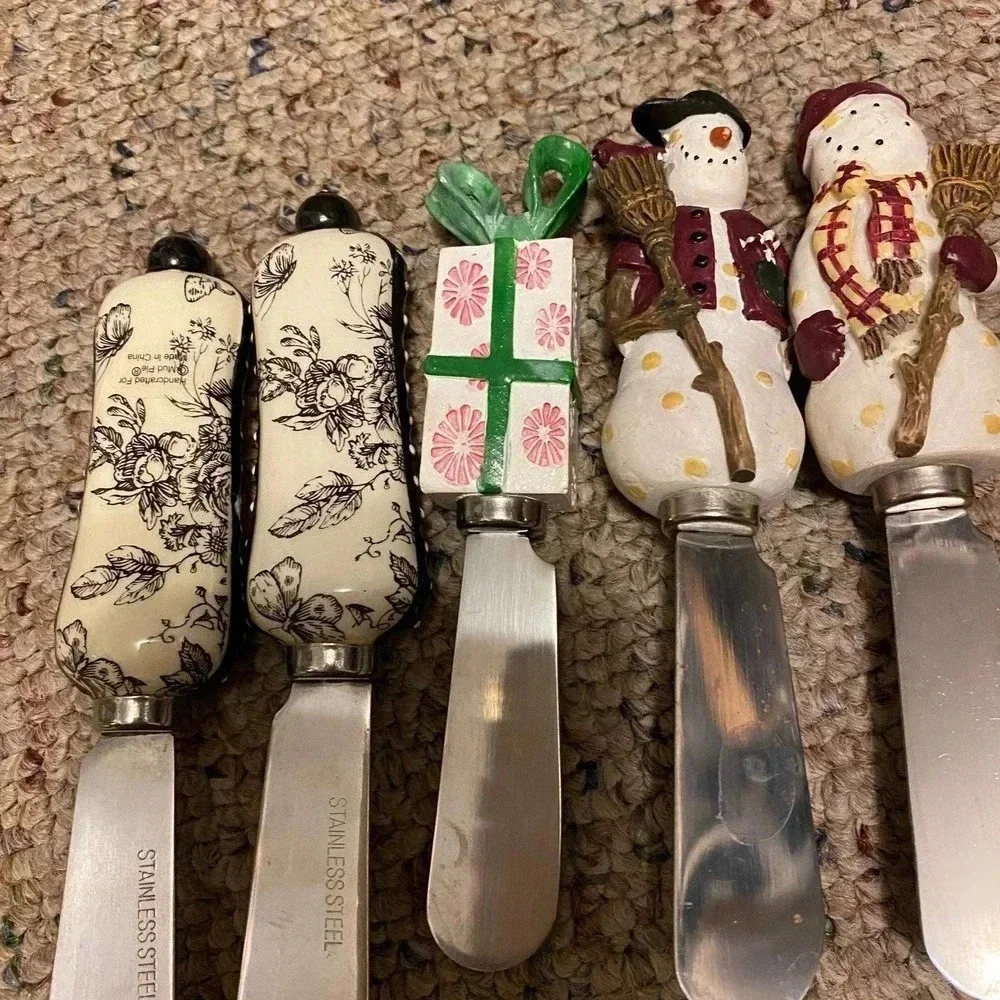 Stainless steel Christmas Holidays Butter Knife 7 Pieces Lot Vintage